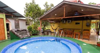 La JeyDa: Chalet with BBQ/Social area and Pool