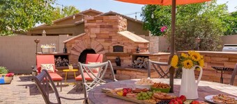 Beautiful 3 Bedroom Desert Oasis