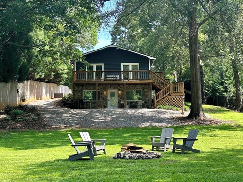 The Cottage in the Cove