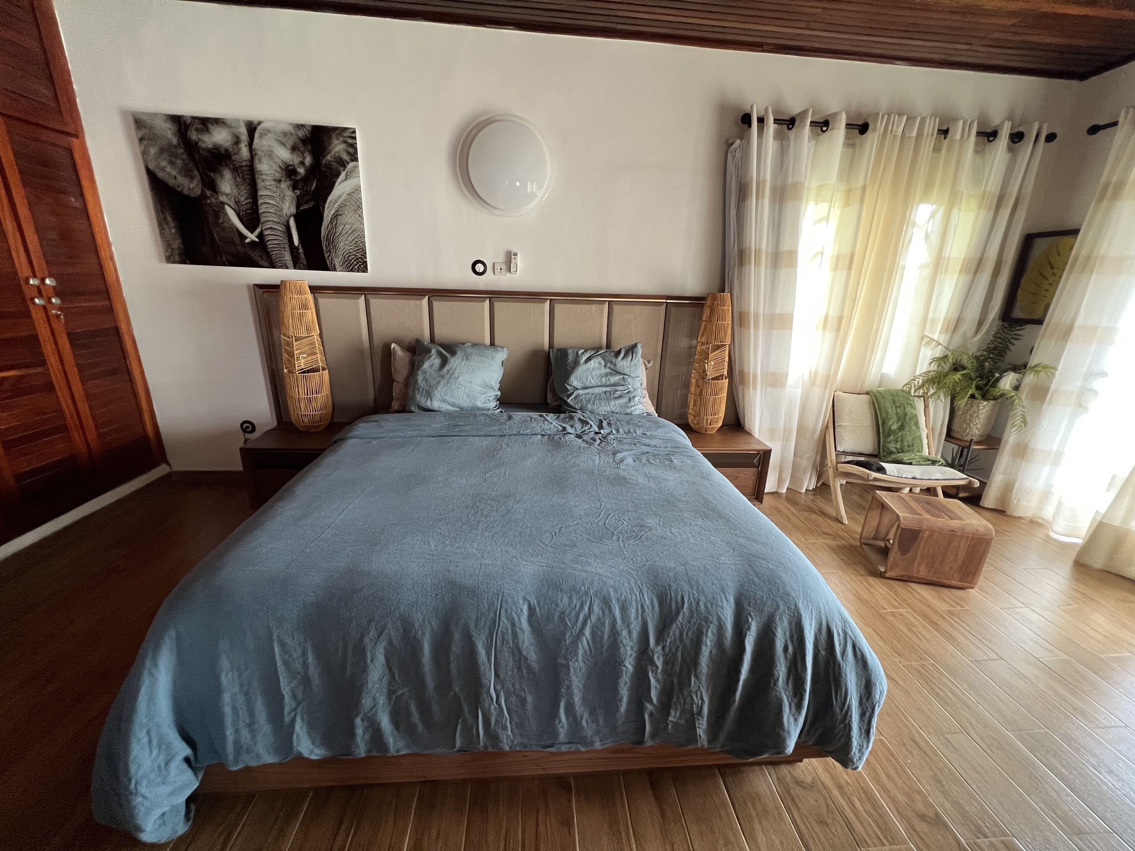 3 bedrooms, iron/ironing board, free WiFi, bed sheets