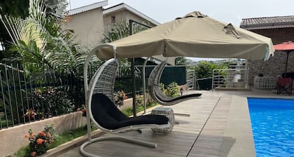 Villa Kynola -Pool-Wifi-Parking-Netflix-Bose HP