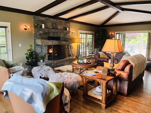 Magical Farm Villa with Heated Salt Water Pool