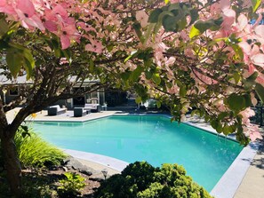 Piscine extérieure, piscine chauffée