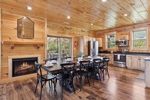 Dining - Smoky Mtn Cabin w/ Heated Pool, Hot Tub&Air Hockey (Sevierville)