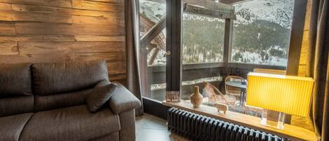 Televisor i llar de foc