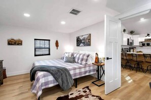 2 bedrooms, desk, iron/ironing board, travel crib