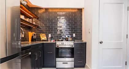 Downtown close to UAB, St. Vincent’s, BJCC and Airport