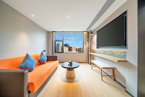 Suite, 1 Bedroom | Premium bedding, desk, blackout curtains, soundproofing - Hilton Garden Inn Chengdu Kuanzhai Alley (Chengdu)