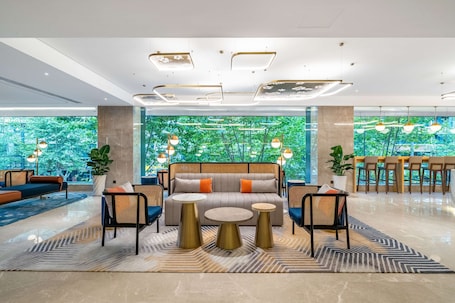 Lobby. Hilton Garden Inn Chengdu Kuanzhai Alley