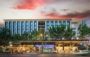 Exterior - Hilton Garden Inn Chengdu Kuanzhai Alley (Chengdu)
