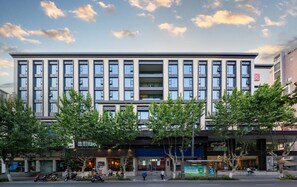 Exterior - Hilton Garden Inn Chengdu Kuanzhai Alley (Chengdu)