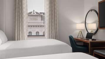 Zimmer, 2 Queen-Betten, Buchtblick | Ausblick vom Zimmer