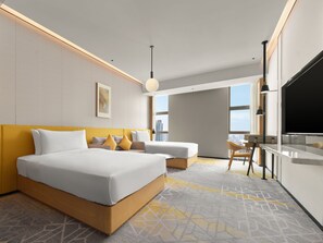 Phòng, 2 giường đơn, bồn tắm | Két bảo mật tại phòng, bàn, khu vực làm việc phù hợp cho laptop 