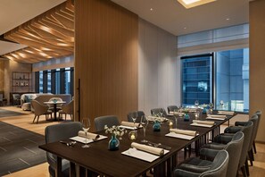 Breakfast, lunch and dinner served - DoubleTree by Hilton Toyama (Toyama)