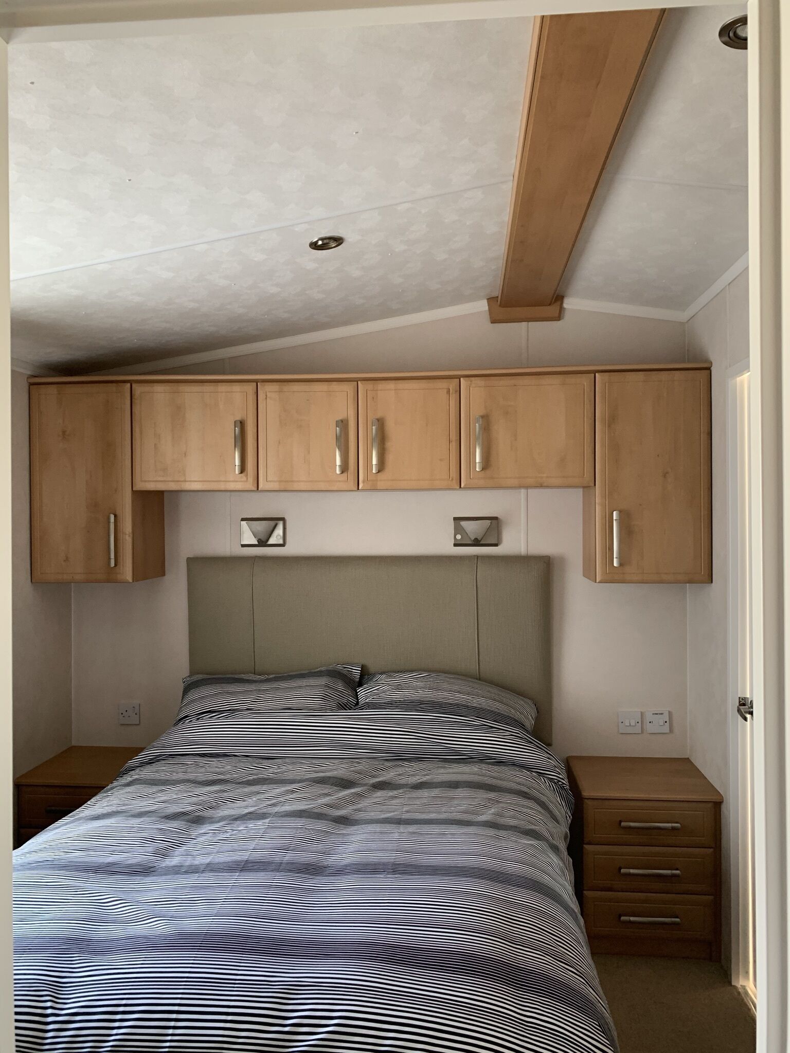 2 bedrooms, bed sheets