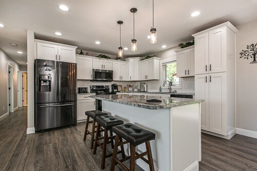 Spacious Updated Home within Minutes to Shopping & Restaurants!