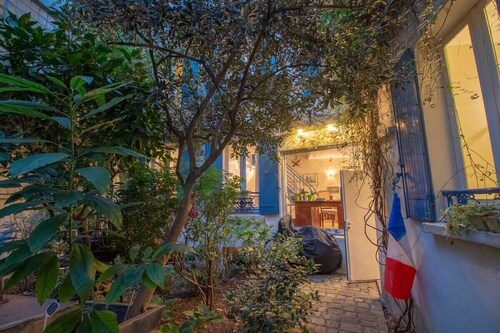 Private House and Garden in Paris