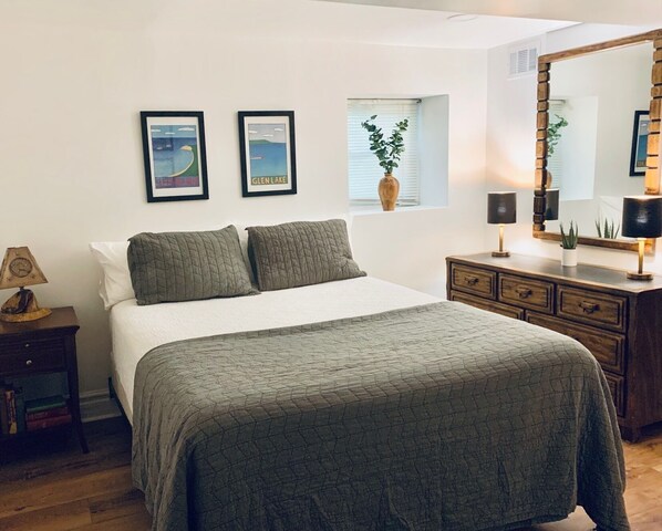 3 camere, una scrivania, ferro/asse da stiro, culla da viaggio