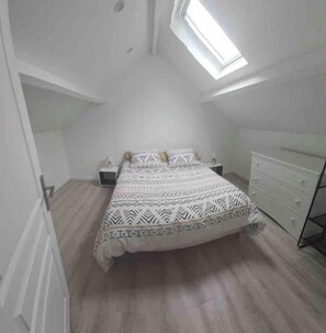 2 bedrooms, soundproofing, iron/ironing board, travel cot - House with private garden Disneyland® Paris, Vallée village, parc des félins  (Saint-Augustin)