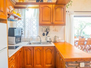 Réfrigérateur, micro-ondes, four, lave-vaisselle