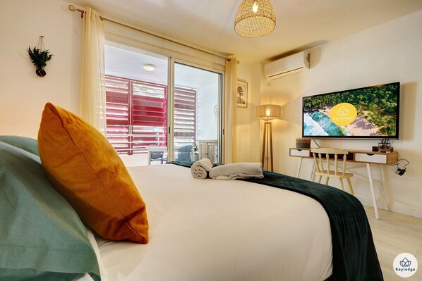 Desk, iron/ironing board, free WiFi, bed sheets