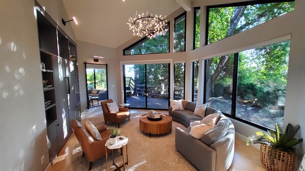 Smart TV, mesa de ping pong