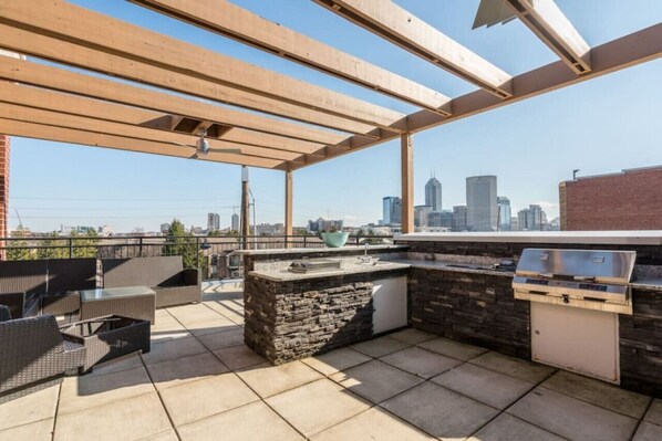 Terrace/patio - Lovely 3BD 3BA Downtown Indy (Indianapolis)