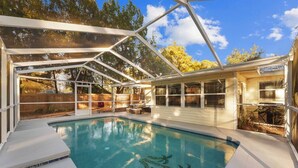 حمّام سباحة مُدفَّأ