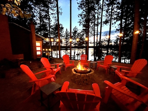 Dollar Lake Retreat: Super Clean, Chef's Kitchen, Hot Tub + Amazing Sunsets
