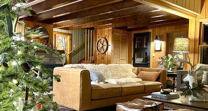 Dollar Lake Retreat: Chef's Kitchen, Super Clean, Amazing Sunsets