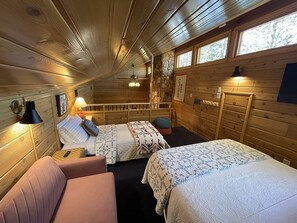 5 bedrooms, desk, iron/ironing board, free WiFi