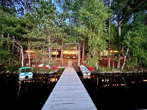 Dollar Lake Retreat: Super Clean, Chef's Kitchen, Hot Tub + Amazing Sunsets