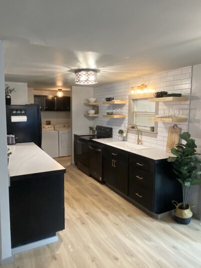 Don’t carry your luggage upstairs. Trailer parking available. Close to hot pool.