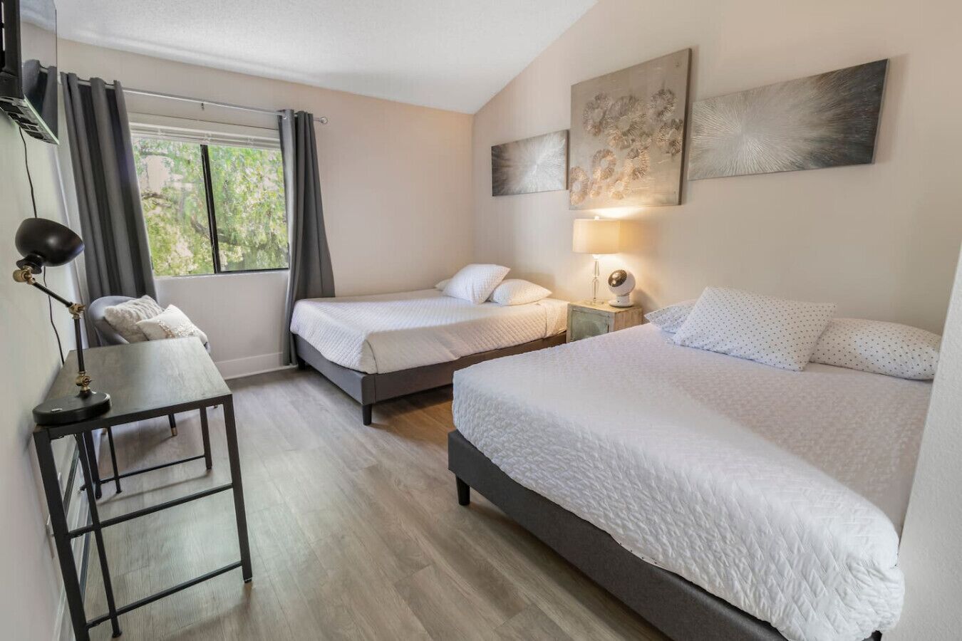 2 bedrooms, desk, iron/ironing board, travel cot