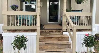 King Bed, Pet Friendly, BBQ Pit, Fire Pit, Full Kitchen, Smart TVâs