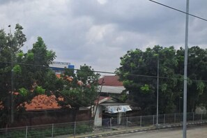 Unclassified image, 4 of 11, button - LUMBA LUMBA INN WARU (Waru)