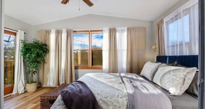 Natures Retreat! Renovated with Quiet Pond Views!