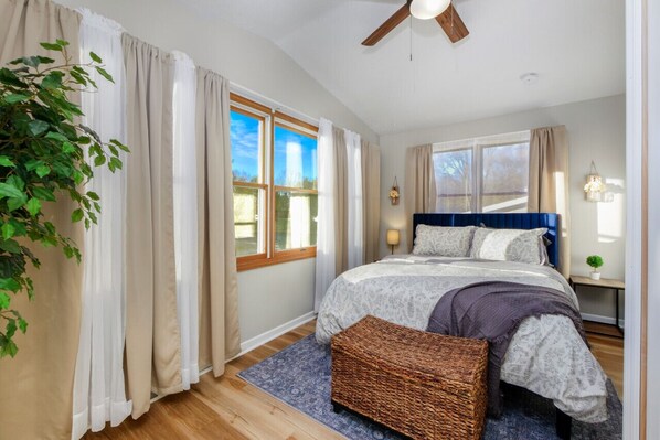 3 chambres, fer et planche à repasser, lit parapluie, Wi-Fi