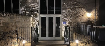 The Richmond - UK40459