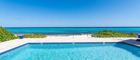 Kolam renang outdoor