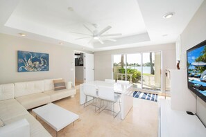 Cottage, Multiple Beds, Kitchen, Beach View | Dining - Kaiku (North Side)