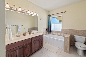 獨棟房屋, 多張床, 可使用泳池, 海景 | 浴室 | 毛巾