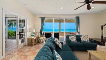 House, Berbilang Katil, Pool Access, Ocean View | Ruang tamu | 40 inci televisyen dengan kabel