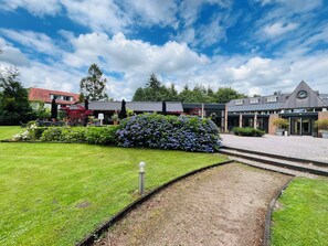 Exterior - Beautiful detached bungalow for 8 people in Garderen on the beautiful Veluwe (Garderen)