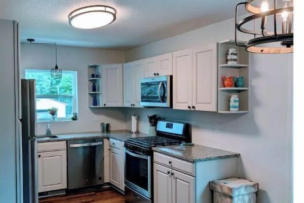 Frigorífic, microones, forn i placa de cuina