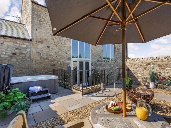 Terrace/patio - The Granary - UK40457 (Dalton)