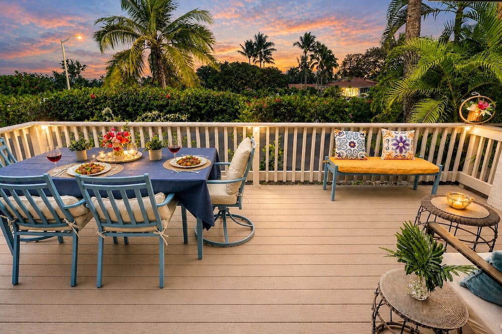 Outdoor dining
