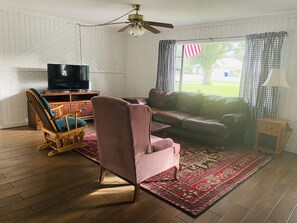 Living area - Americana Cottage (Lake Placid)