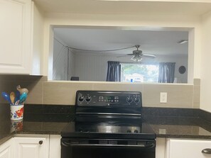 Private kitchen - Americana Cottage (Lake Placid)