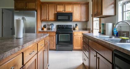 4 BR Ranch Stay on the Duck River with Ponds HS#3